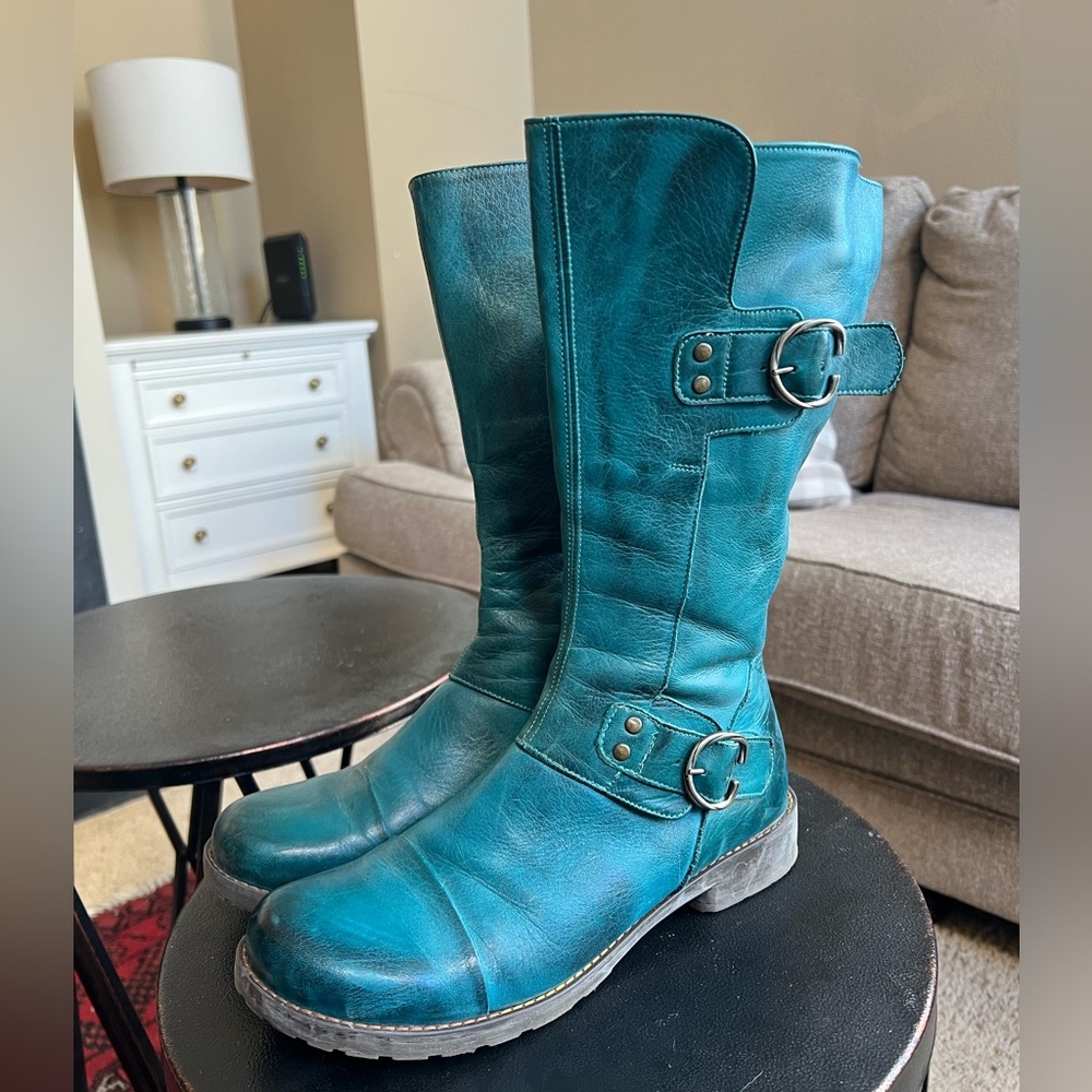 JAFA handmade leather boots from Israel. Teal leather, size 40 (US 9)